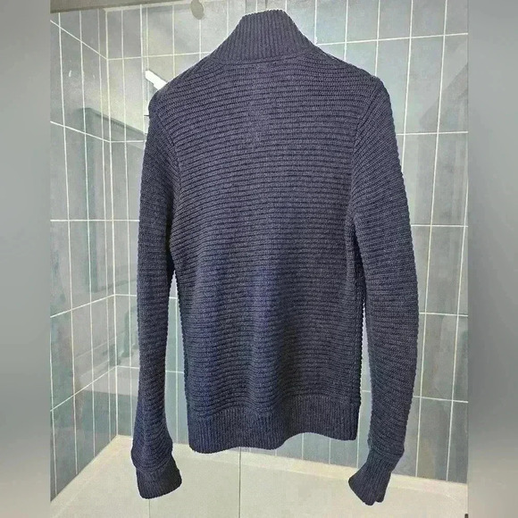 Levi's Navy Blue Pullover - Picture 6 of 7